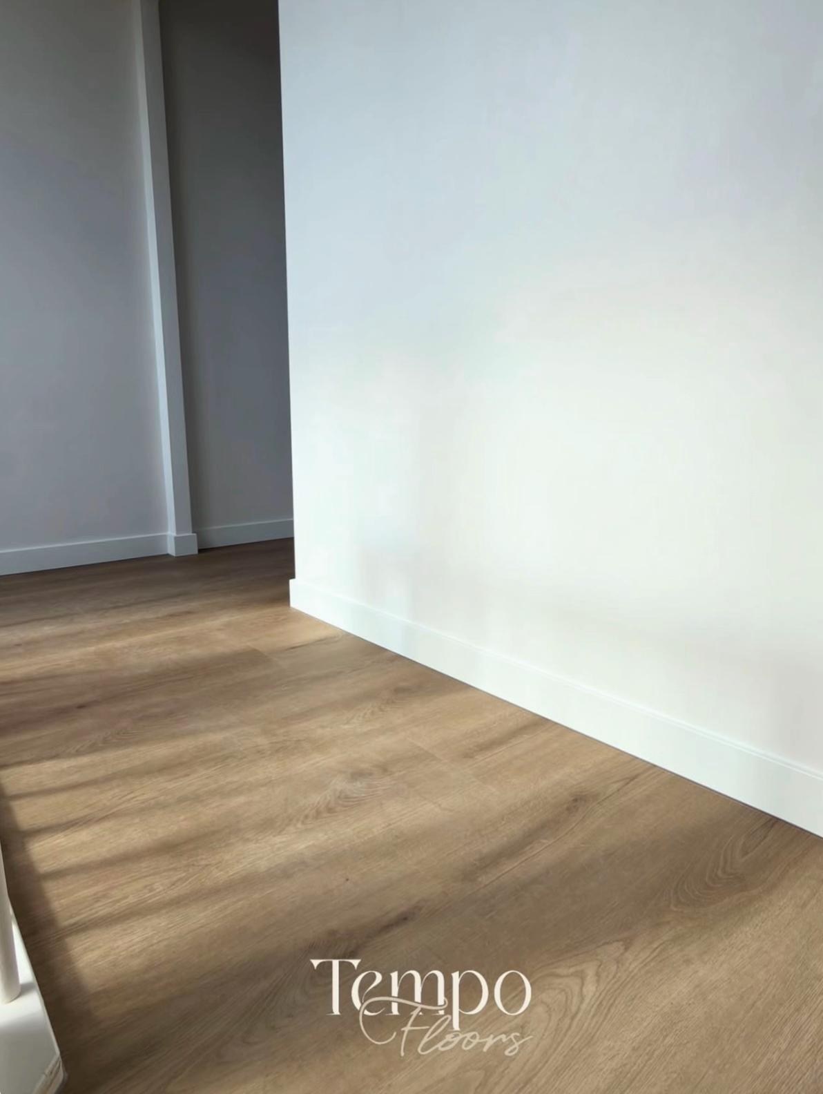 Hoek met strak afgewerkte plint